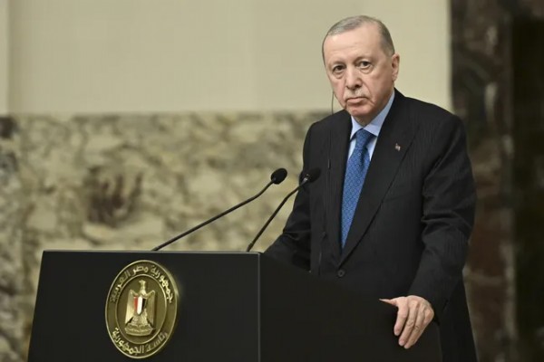 Cumhurbaşkanı Erdoğan'dan İcraat Vurgusu! 'CHP'li Belediyeler Ellerindeki Suyu Millete Ulaştıramıyor'